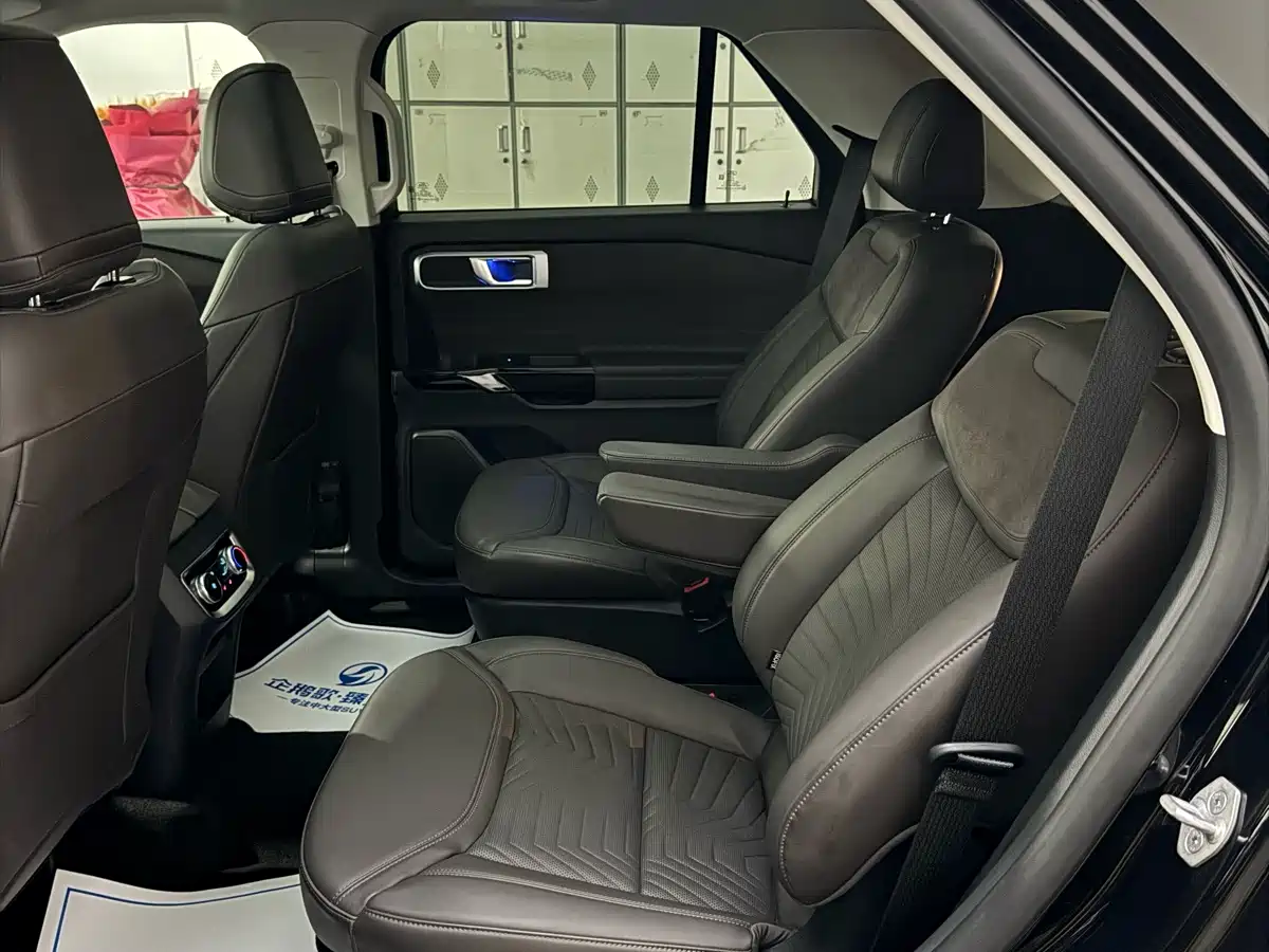 Ford Explorer 2025 2024 2.3T EcoBoost AWD Titanium Edition 6-Seater