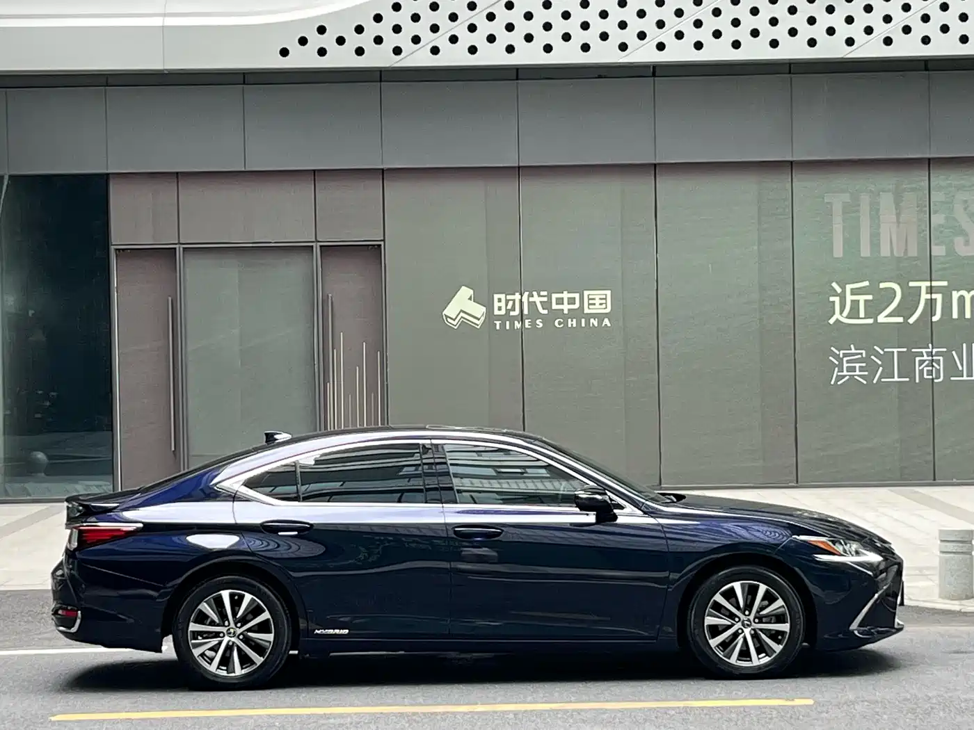 Lexus ES 2018 300h Excellence Edition China V фото 10