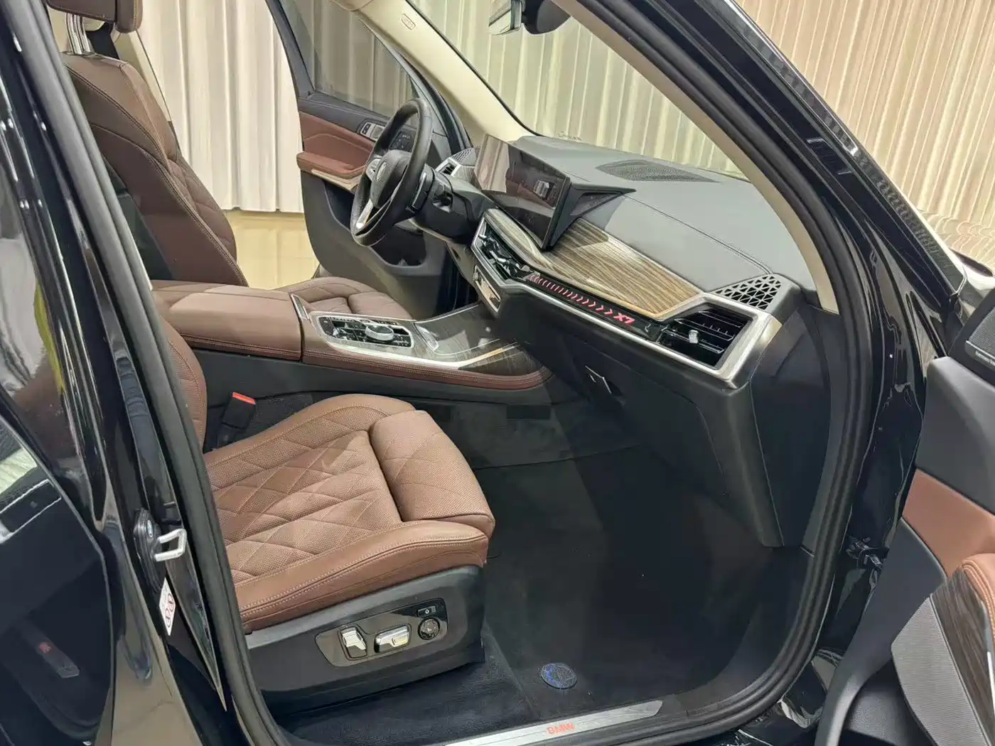 BMW X7 2024 xDrive40i Leading Luxury Package фото 22