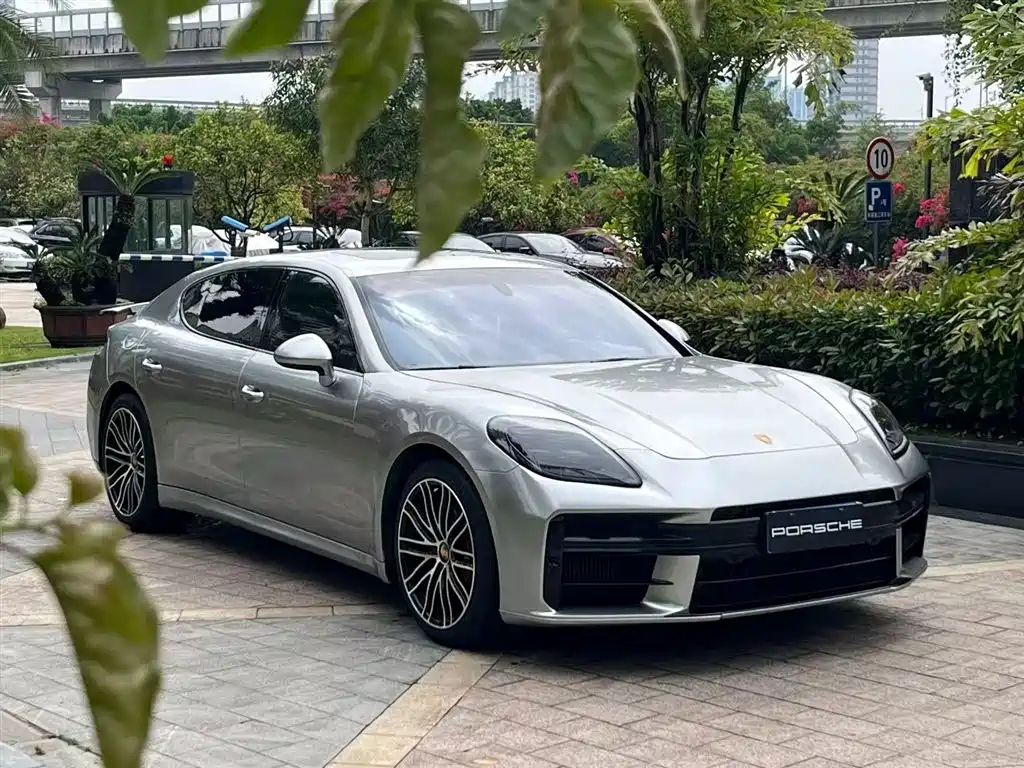 Porsche Panamera 2016 Panamera Executive Edition 3.0T фото 3