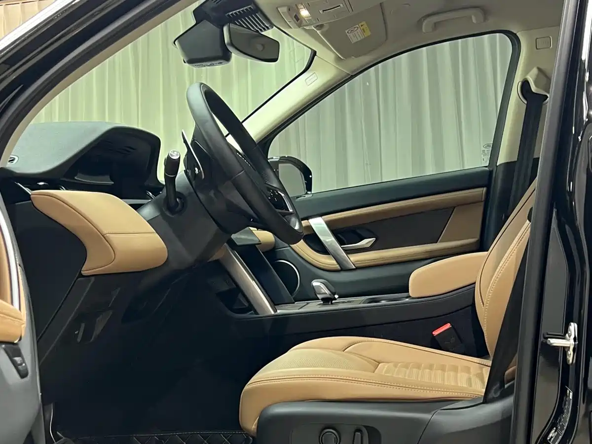 Land Rover Discovery Sport 2025 249PS Performance Tech Edition фото 7