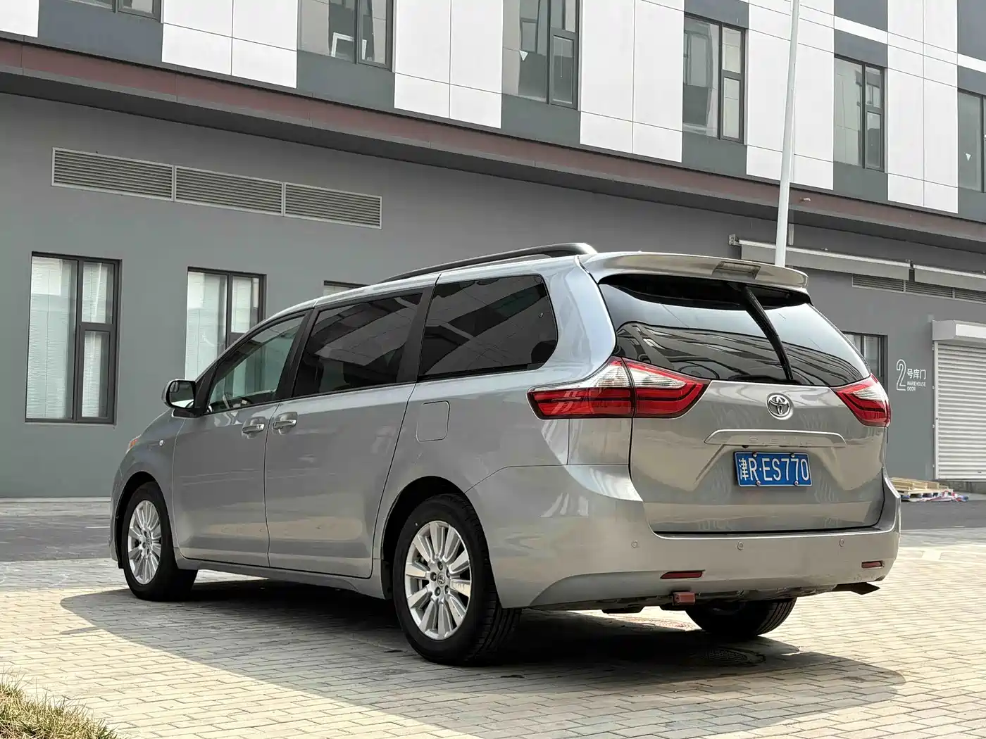 Toyota Sienna 2018 2015 3.5L 2WD LE
