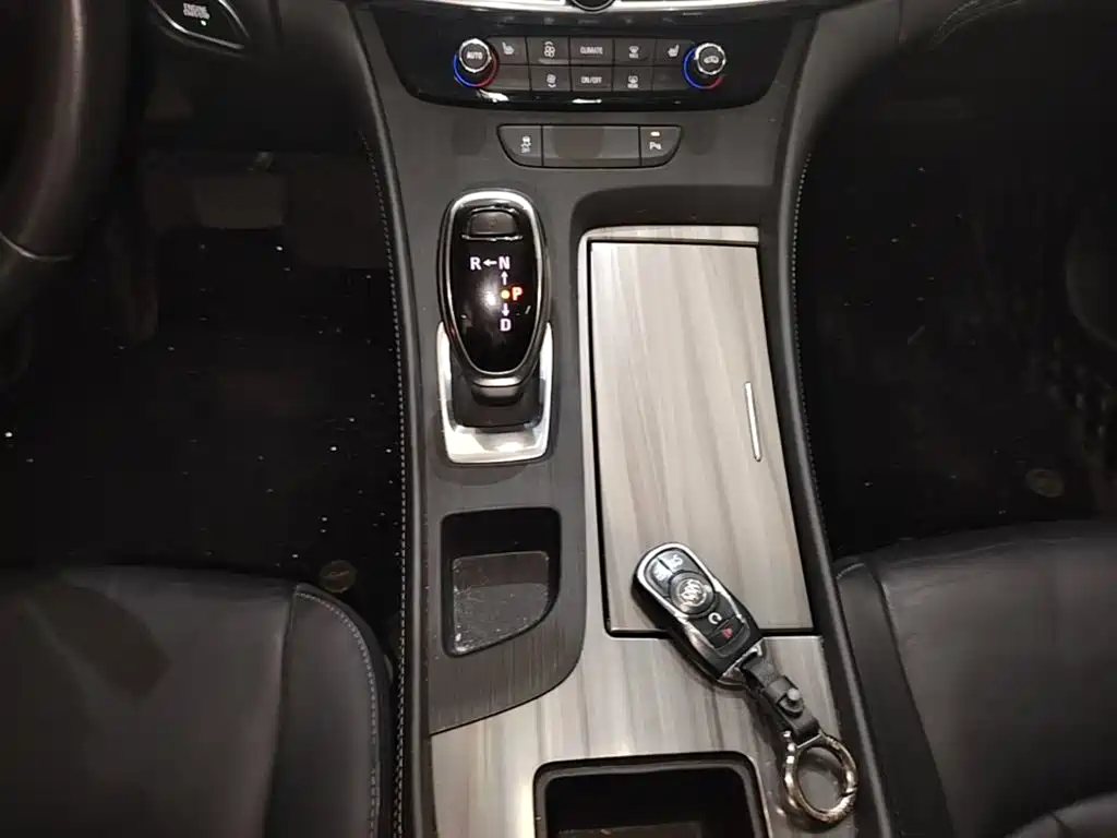 BUICK LACROSSE
