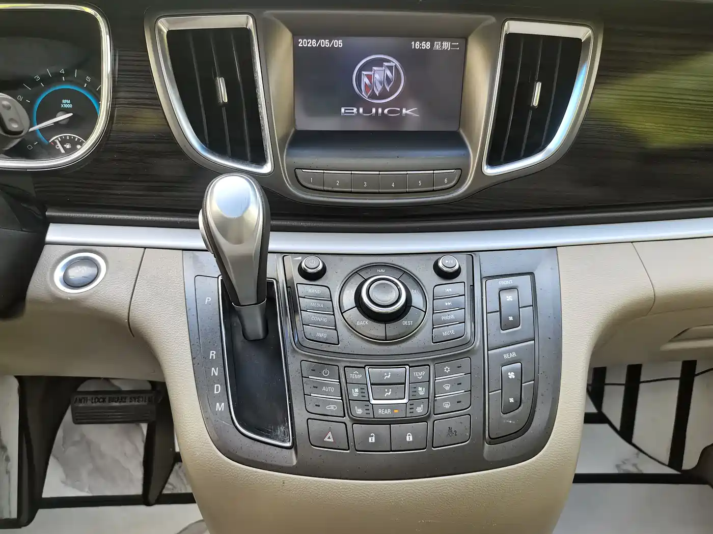 Buick GL8 2013 3.0L XT Luxury Business Flagship Edition фото 22