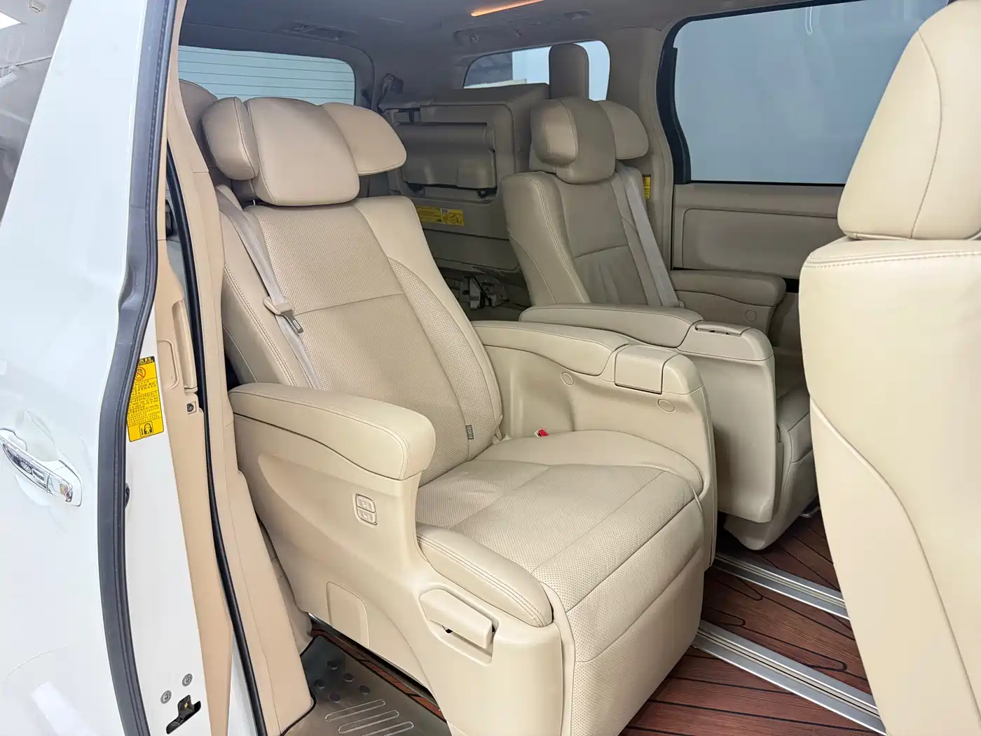 Toyota Alphard 2012 3.5L Luxury Edition фото 13