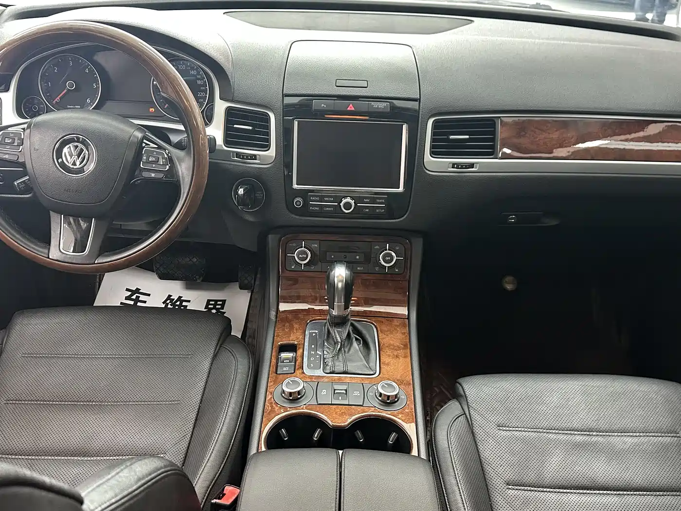 Volkswagen Touareg 2011 3.0TDI Diesel Comfort фото 14