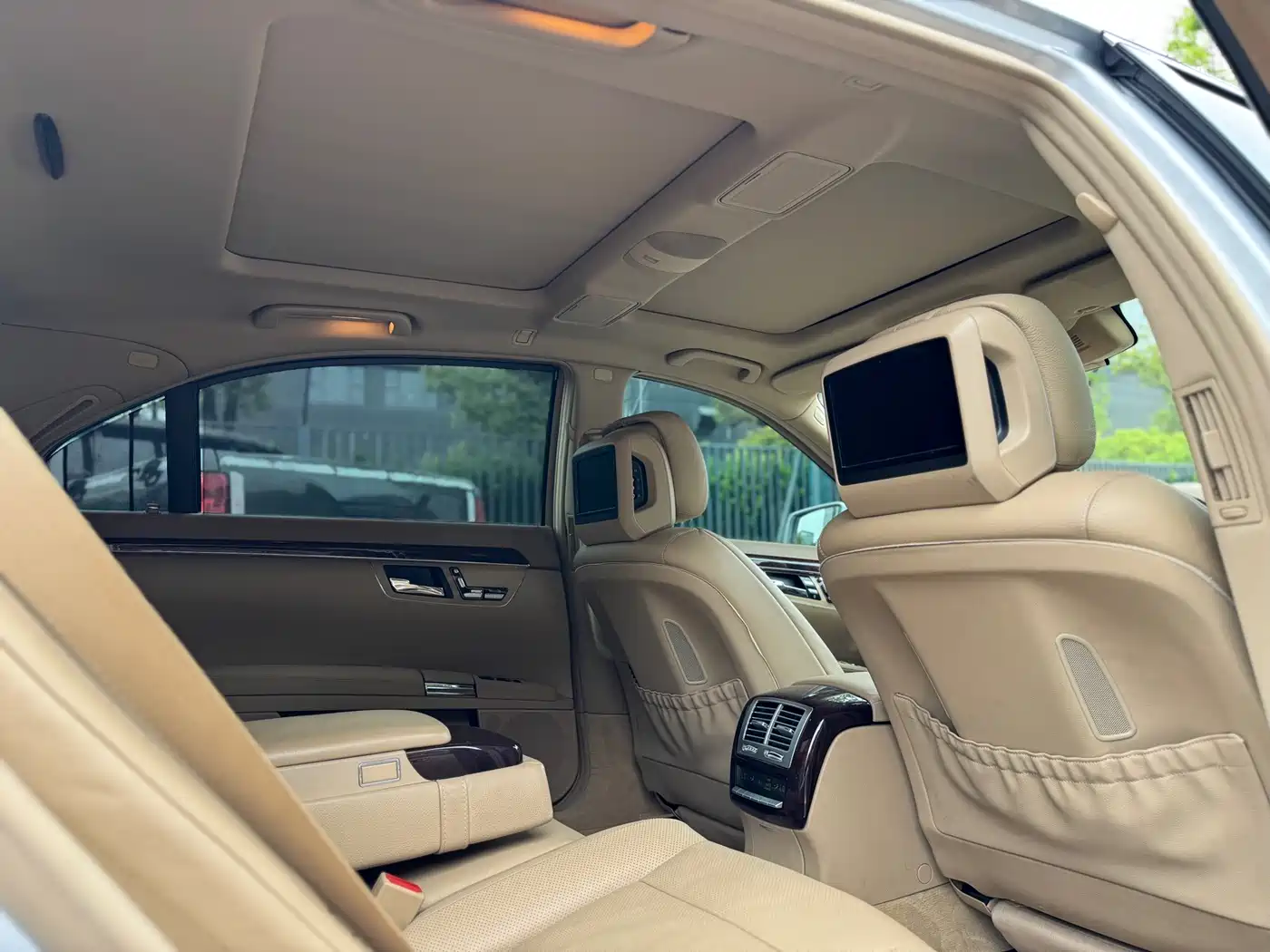 Mercedes-Benz S-Class 2010 S 350 L Luxury фото 23