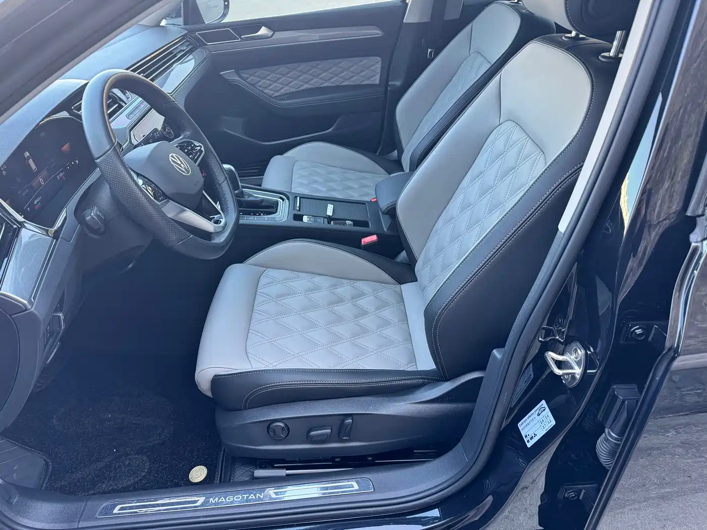 Volkswagen Magotan 2023 2 Million Units Anniversary Edition 330TSI DSG Leading Type фото 4