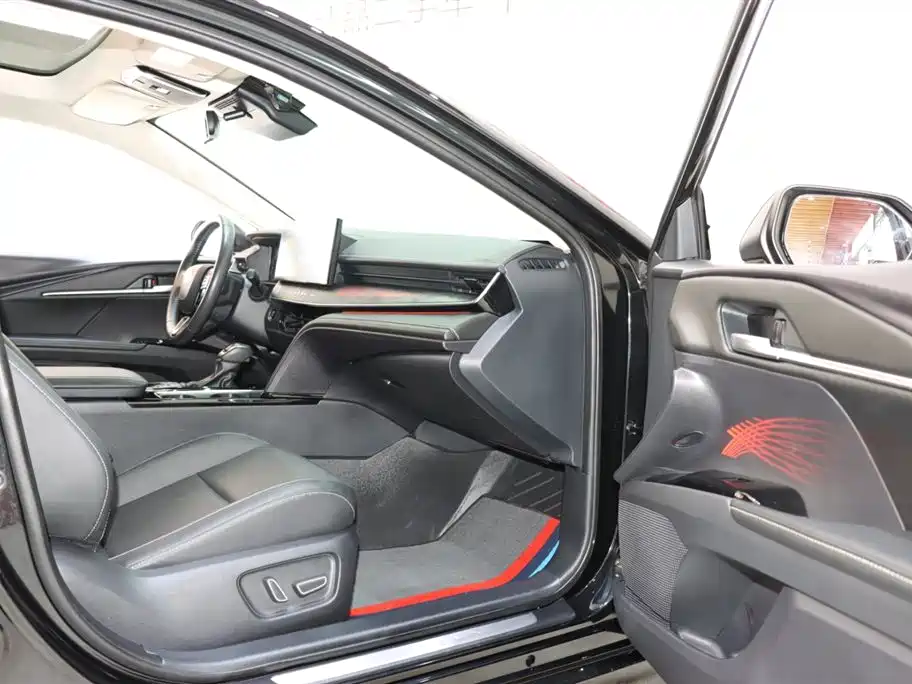 Toyota Camry 2024 Hybrid 2.0HG Premium Edition фото 8
