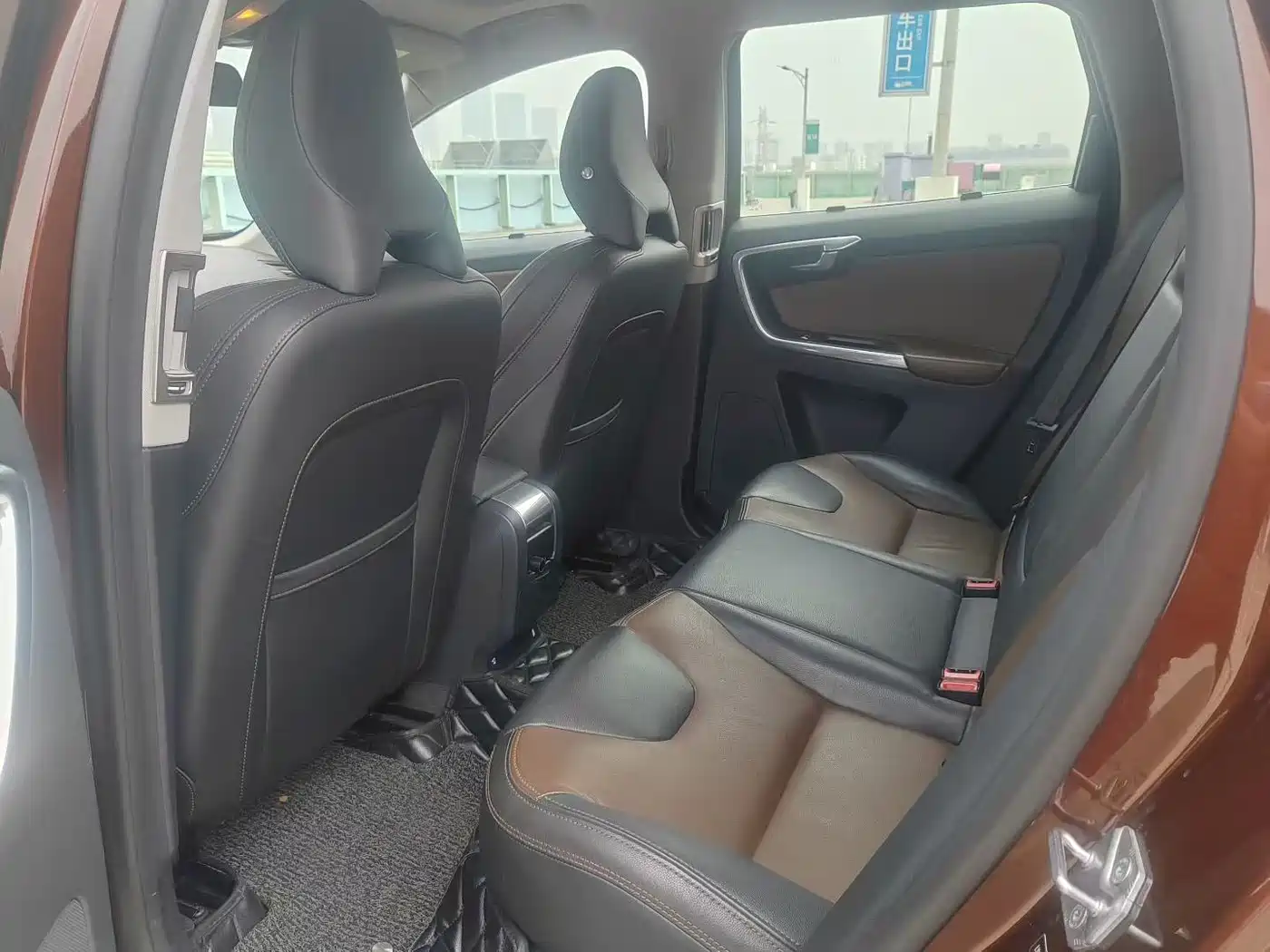 Фото 9 - Volvo XC60