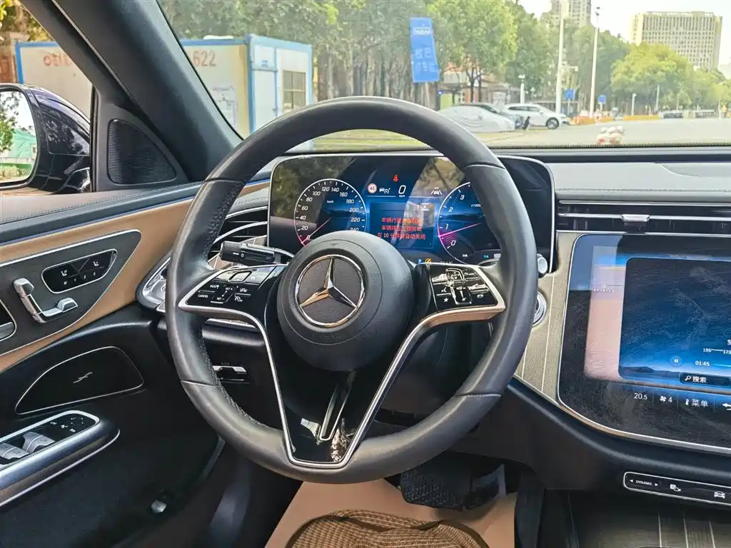 Mercedes-Benz E-Class 2024 E 300 L Fashion фото 11