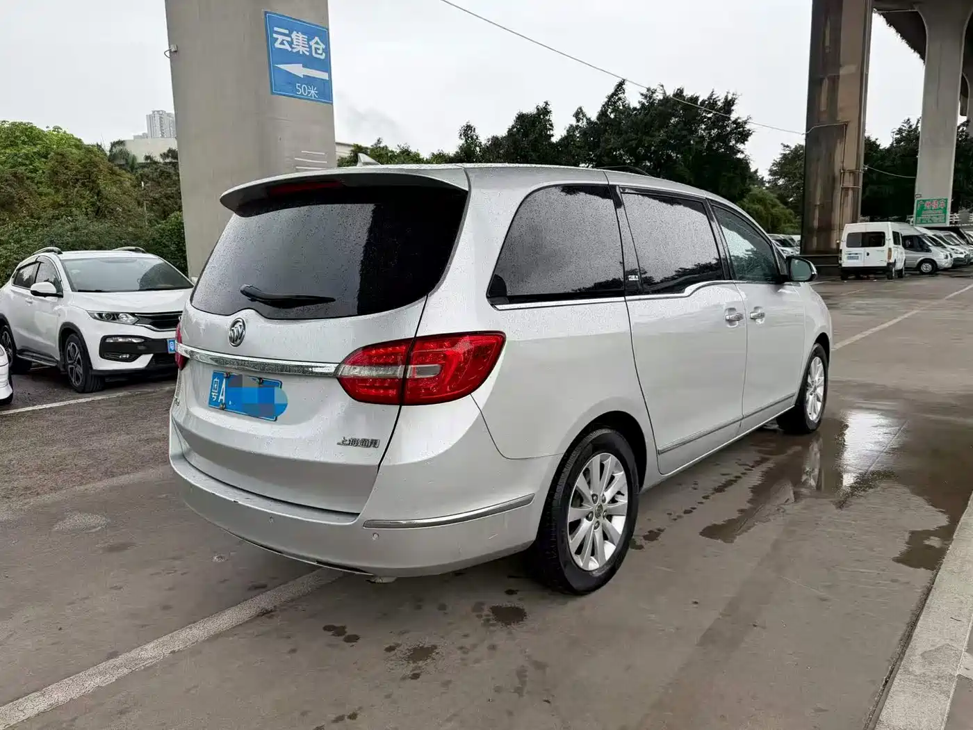 Buick GL8 2014 2.4L LT Luxury Business Executive фото 4
