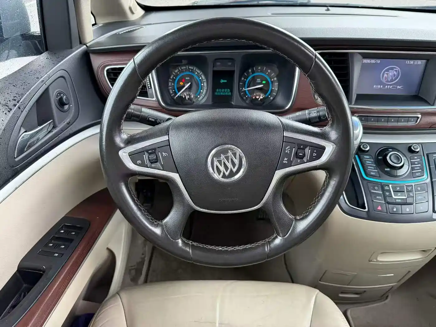 Buick GL8 2014 2.4L LT Luxury Business Executive фото 8