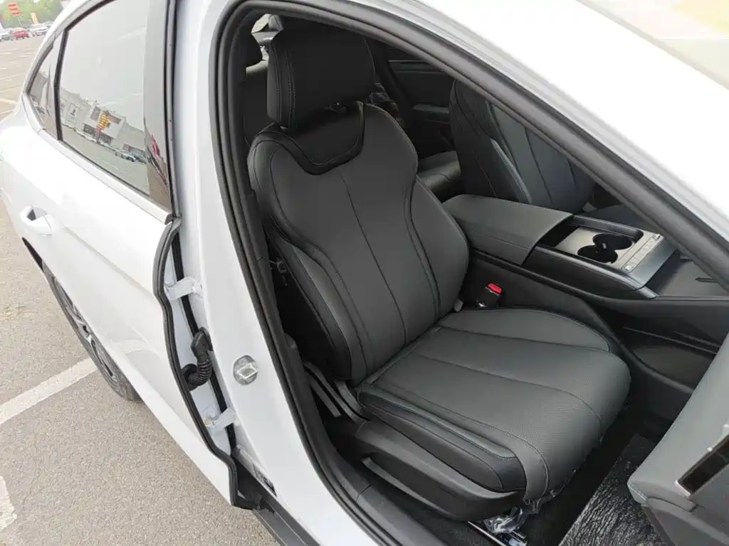 BYD Qin L 2026 2026 Model DM-i Smart Drive Edition 128KM Pioneer