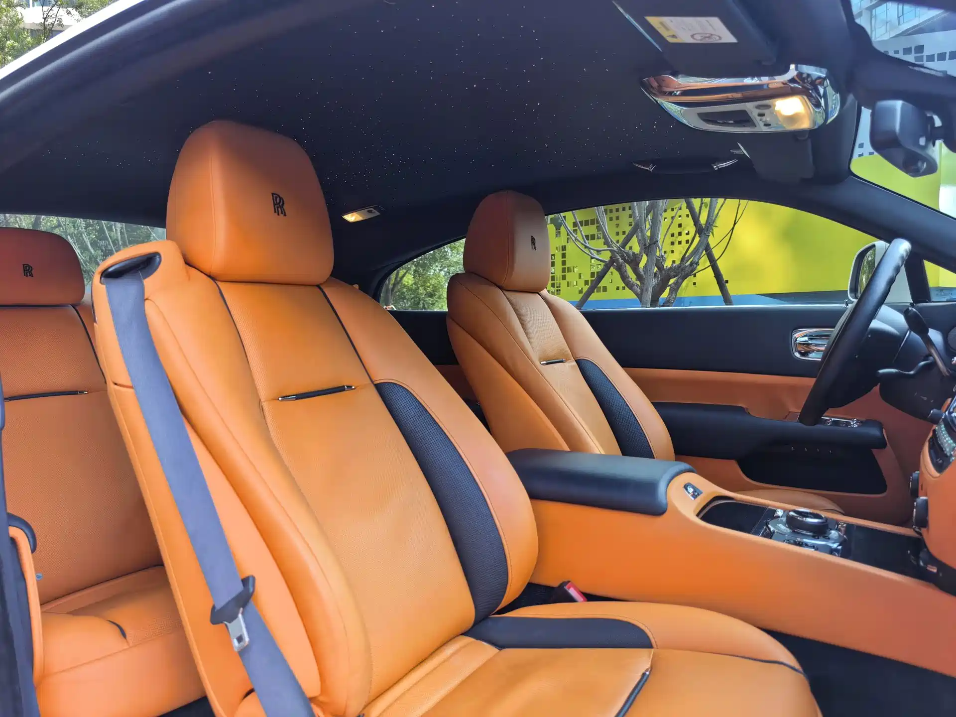 صورة 10 - Rolls-Royce Wraith