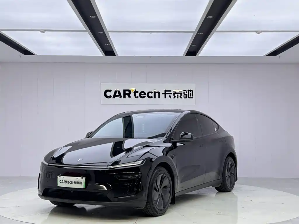 Tesla Model Y 2025
