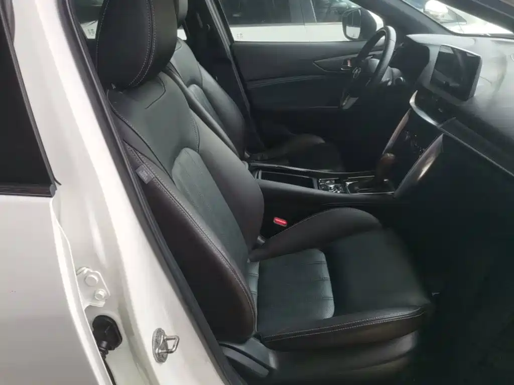Mazda CX-4 2016 2016 2.5L AWD Sky Passion Edition