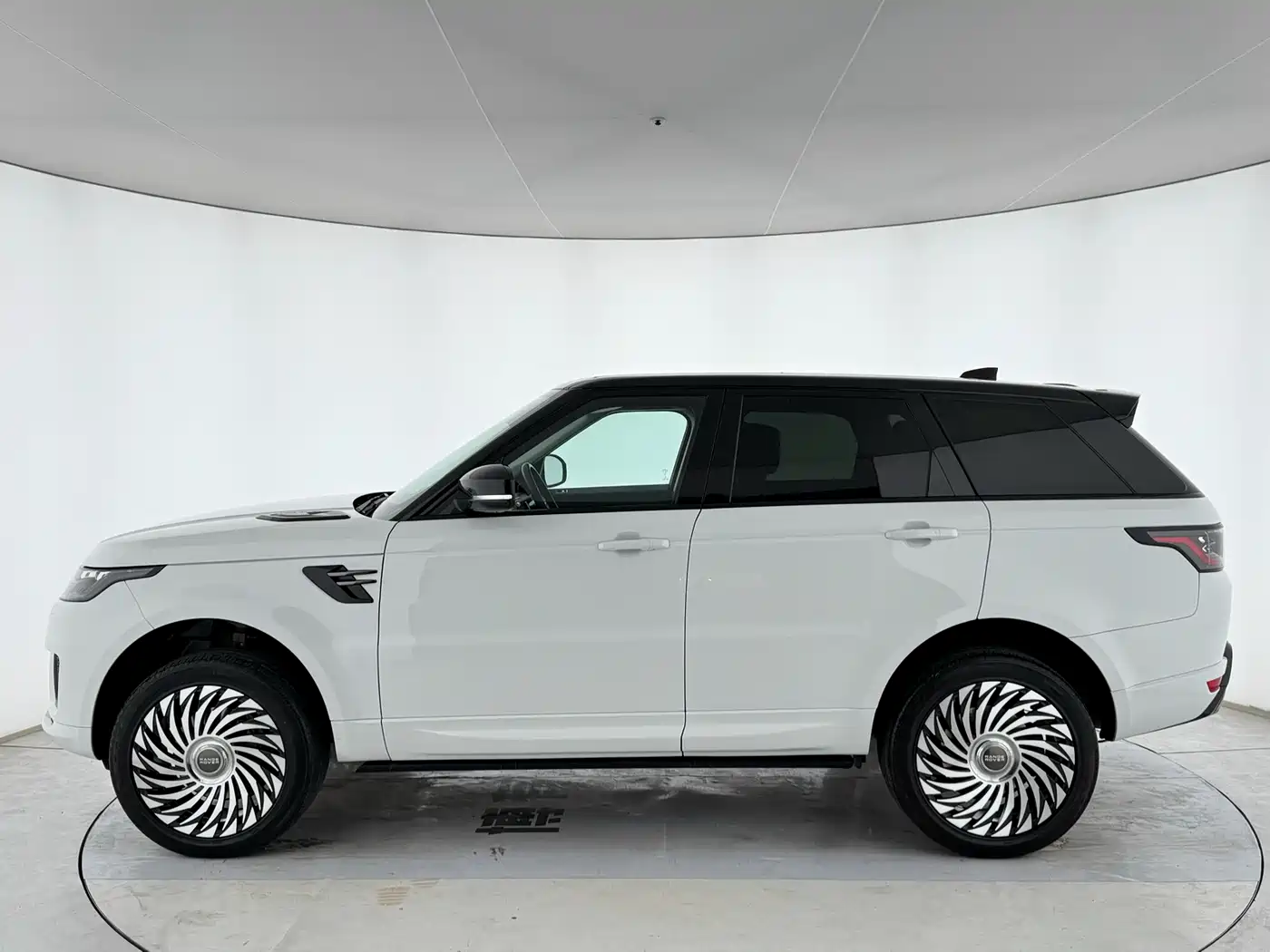 Land Rover Range Rover Sport 2018 3.0 SC V6 HSE DYNAMIC фото 3