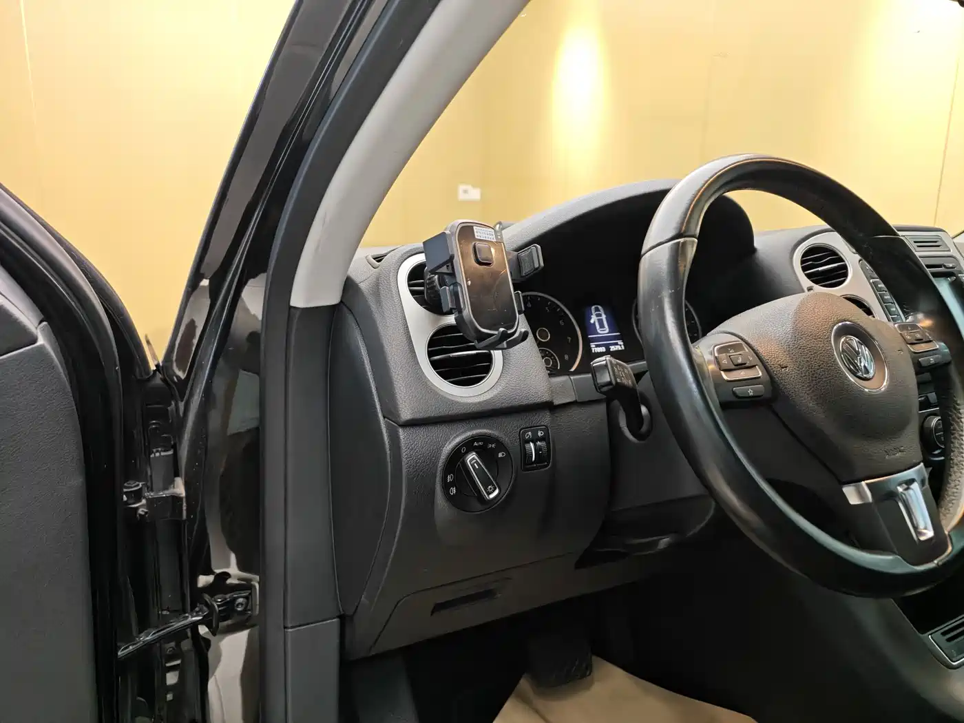 Volkswagen Tiguan 2015 1.8TSI Automatic 2WD Comfortline фото 12