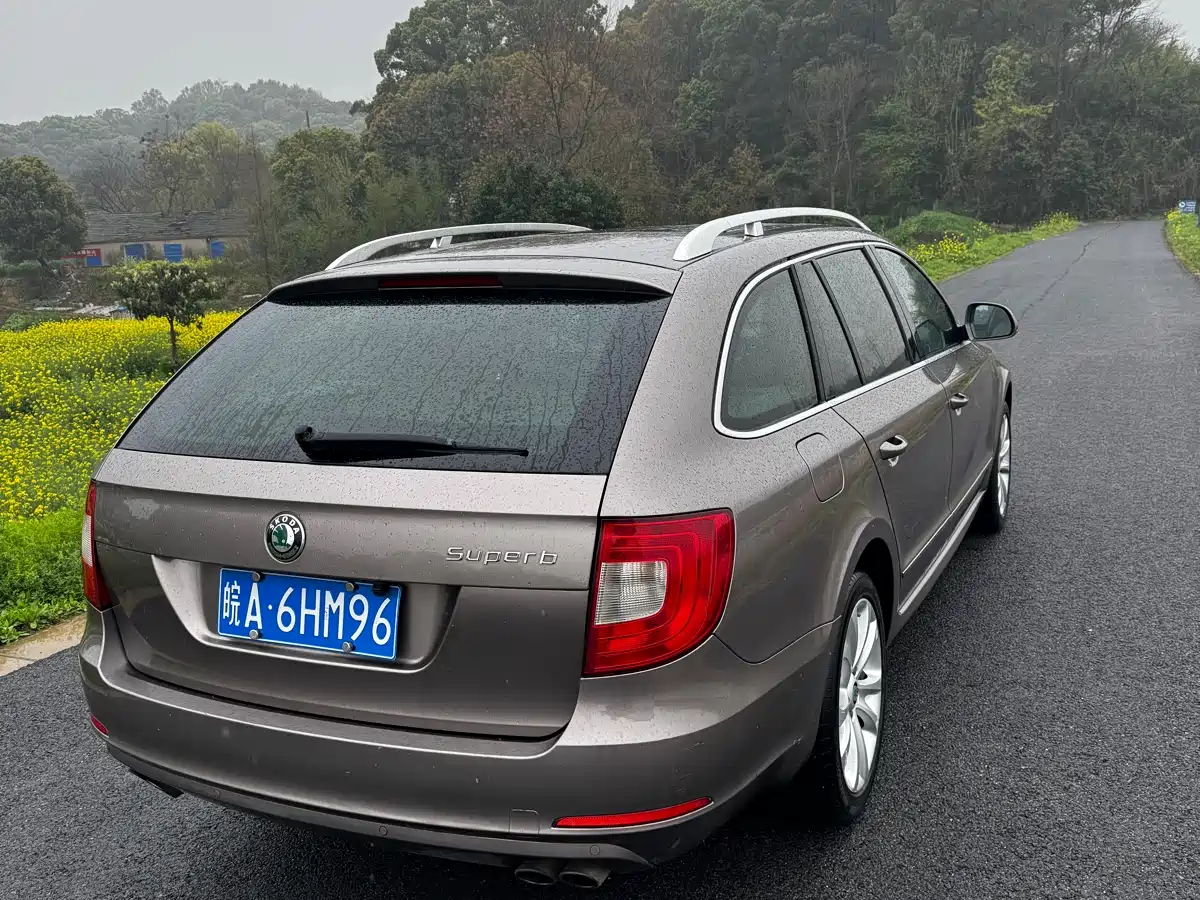Škoda Superb (Import) 2013 Touring Edition 2.0TSI Premium фото 3