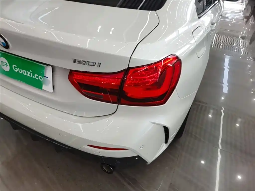 BMW 1 Series 2021 Facelift 120i M Sport Shadow Edition фото 8