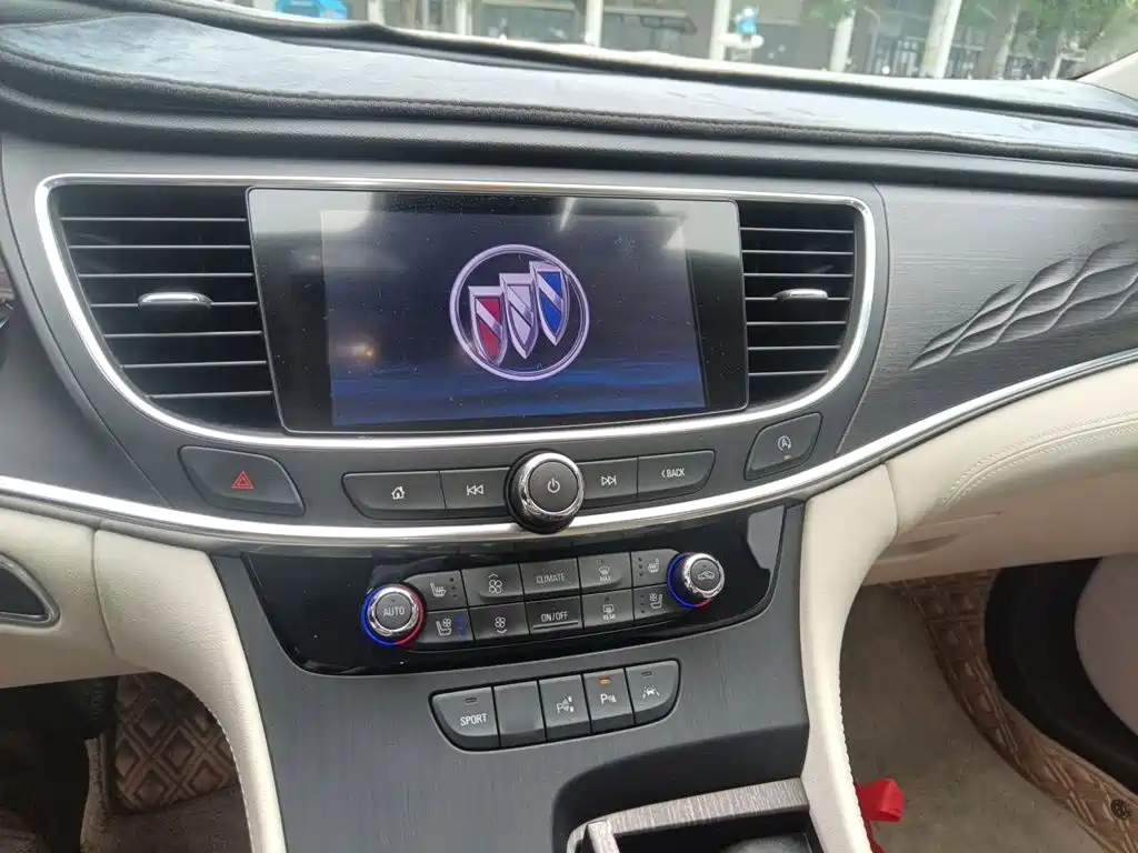 Фото 6 - Buick LaCrosse