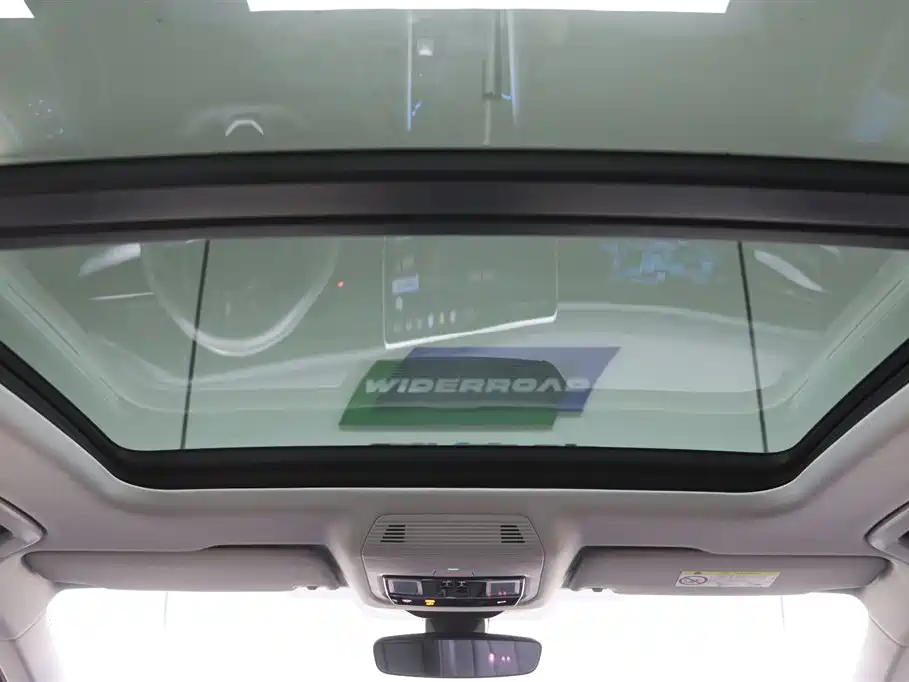 Volkswagen Passat 2025 Pro 380TSI Dragon Glory Edition фото 23