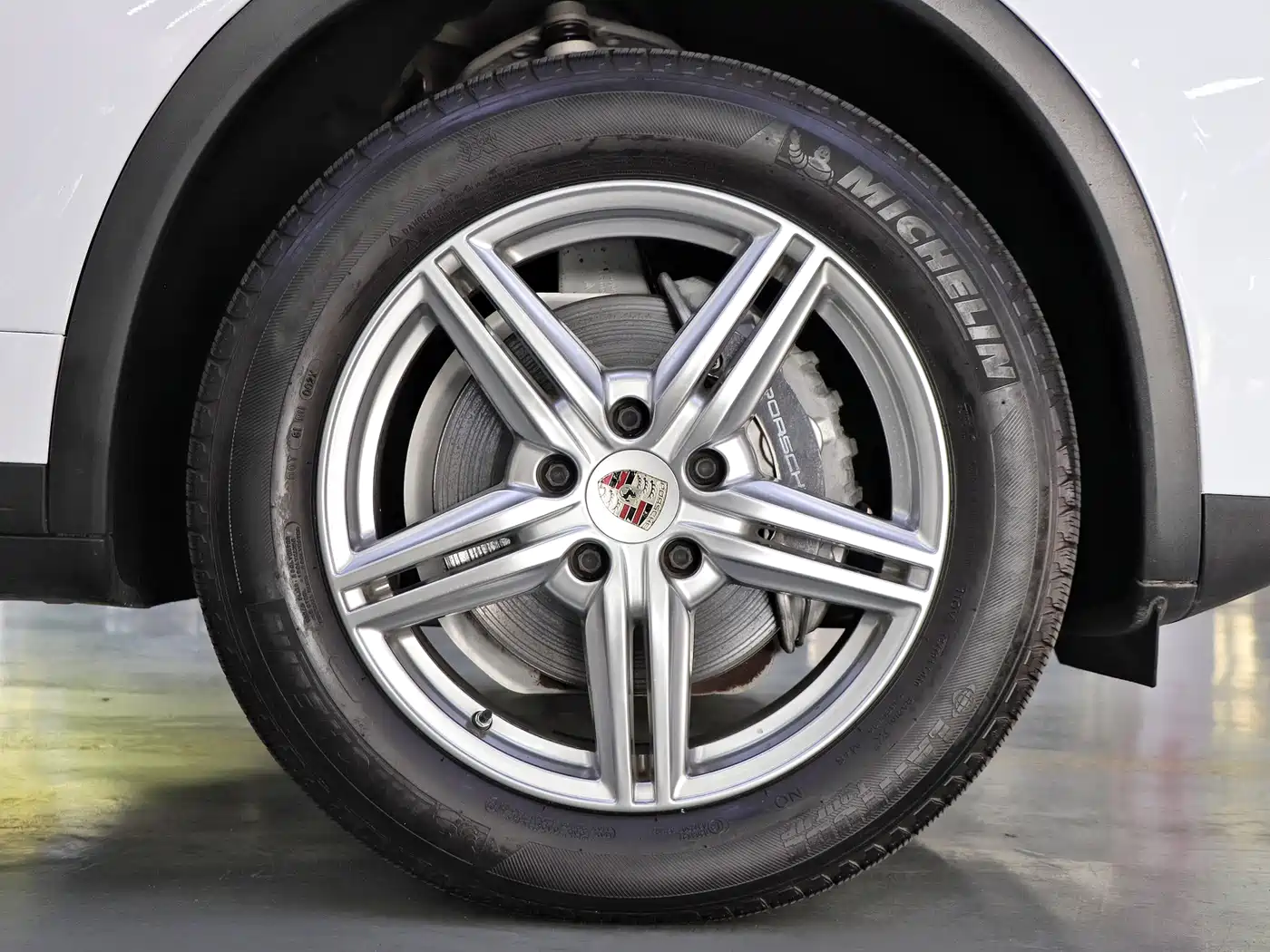 Porsche Cayenne 2011 Cayenne 3.0T фото 38