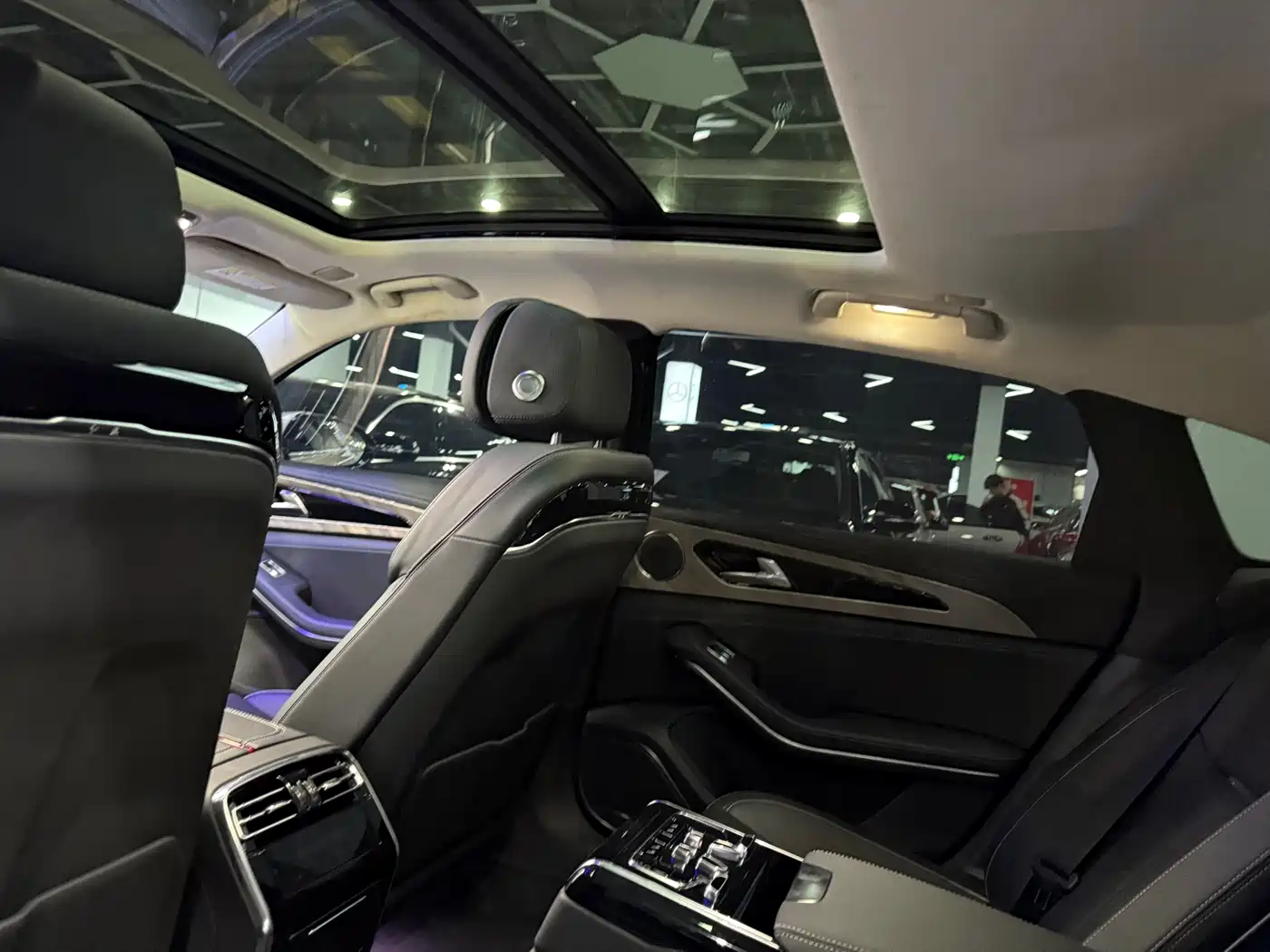 Hongqi H9 2020 2.0T Smart Connection Qi Xiang Edition фото 6