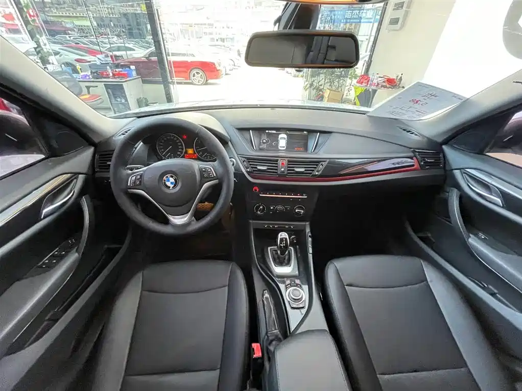 BMW X1 2015 Model sDrive18i Fashion Advanced Edition фото 12