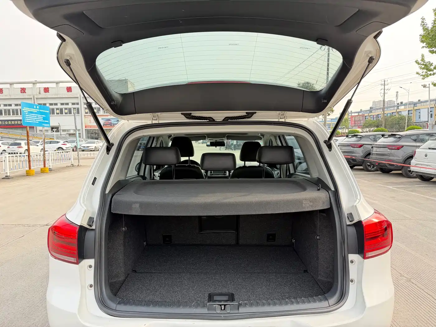 Volkswagen Tiguan 2013 1.8TSI Automatic 2WD Luxury Model фото 14