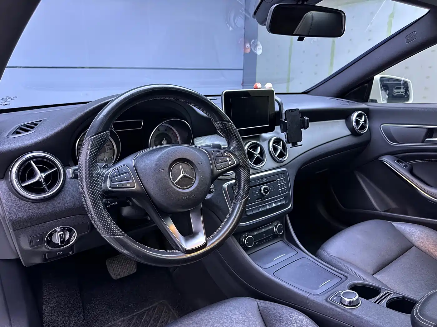 Mercedes-Benz CLA (Import) 2015 CLA 200 фото 11