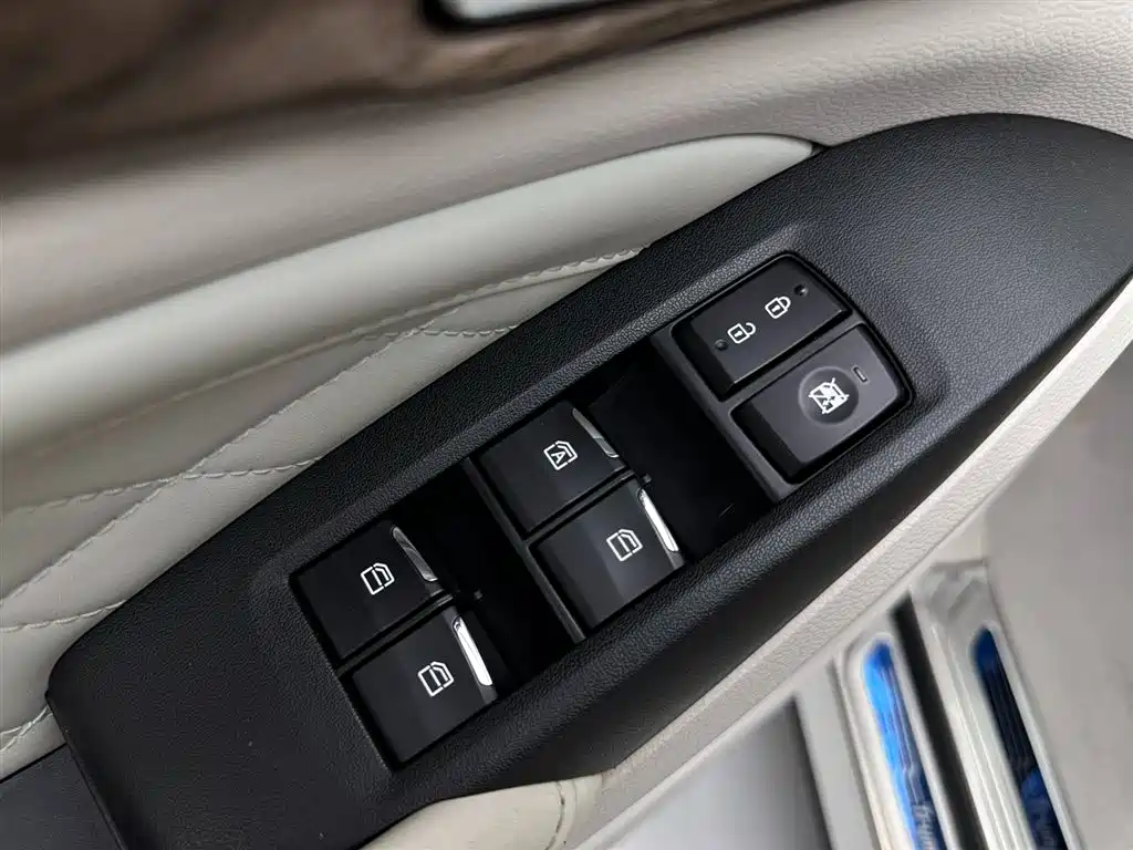 GAC Trumpchi Trumpchi M8 2018 320T Premium Edition фото 25