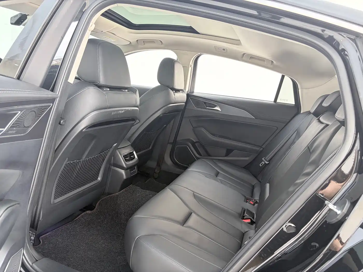 Hongqi H5 2022 Classic 1.8T Auto Smart Connect Flagship Enjoyment Edition фото 9