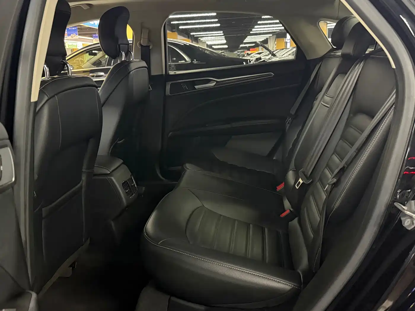 Фото 23 - Ford Mondeo