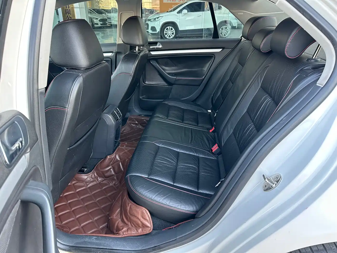Volkswagen Sagitar 2011 1.8TSI Automatic Champion Edition фото 8