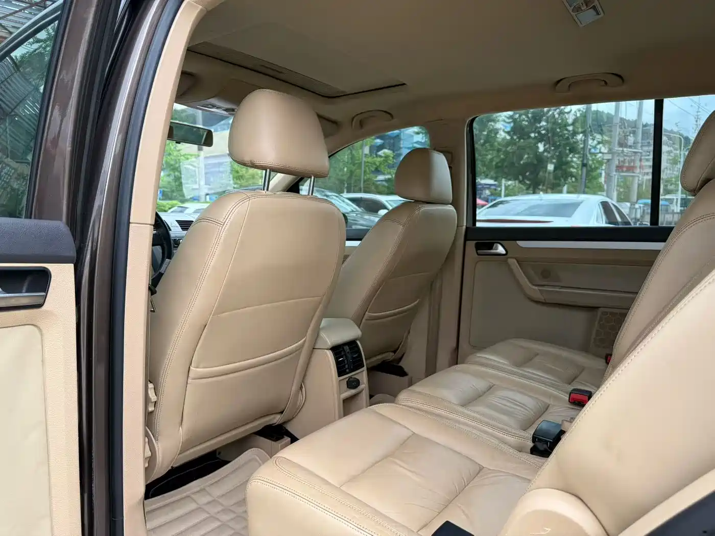 Volkswagen Touran 2011 1.4T DSG Intelligent Elite 5-seater фото 6