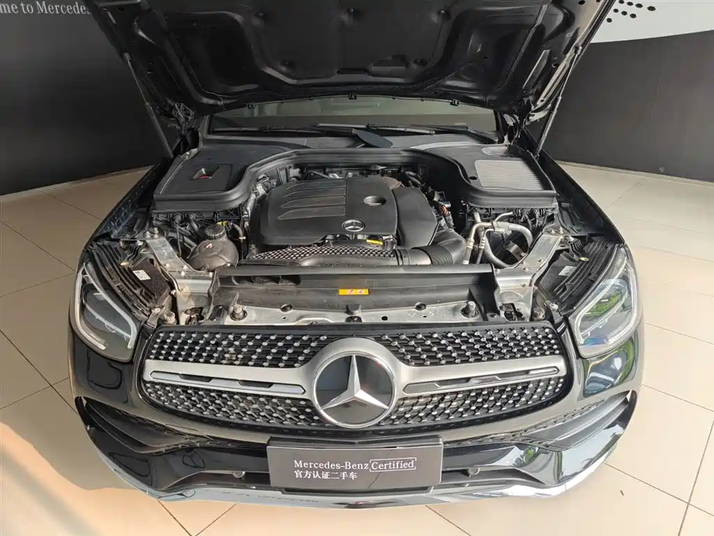 MERCEDES-BENZ GLC