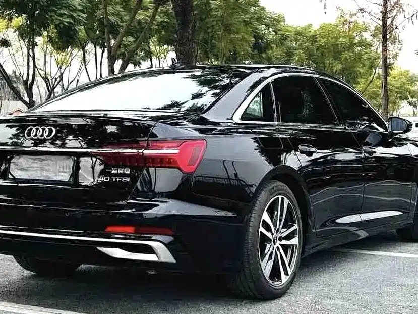 Фото 3 - Audi A6L