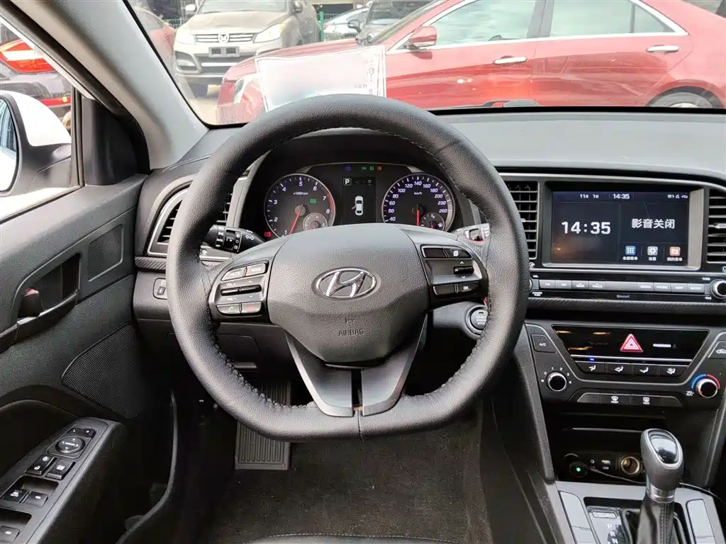 Hyundai Elantra 2018 1.4T DCT Dynamic·Vitality Model фото 11