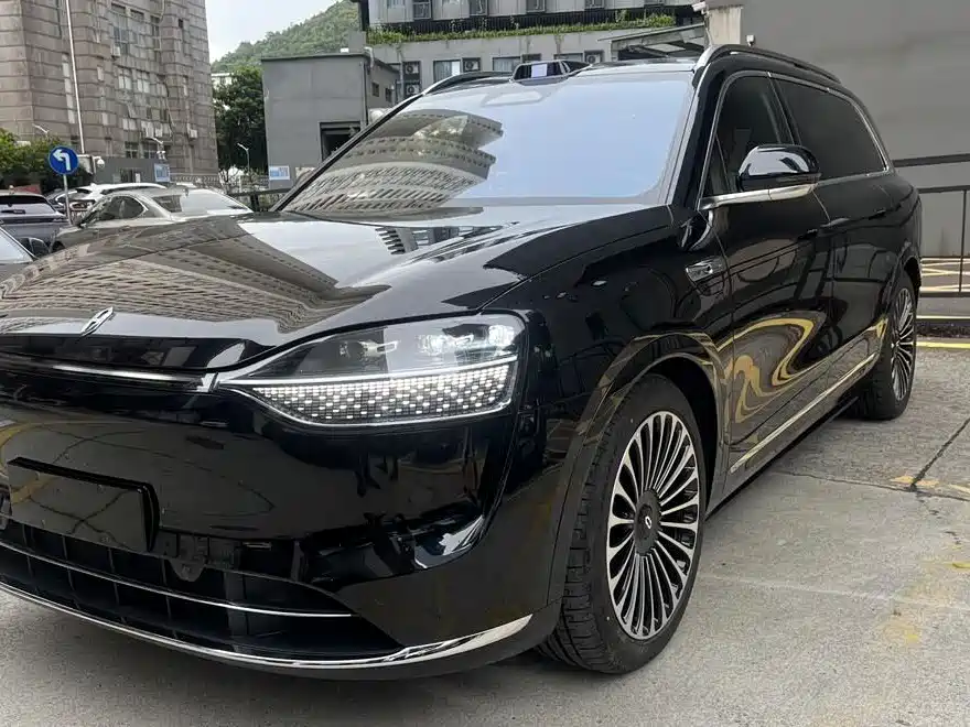 AITO Wenjie AITO M9 2025 Extended Range Ultra 52kWh 6-Seater фото 2