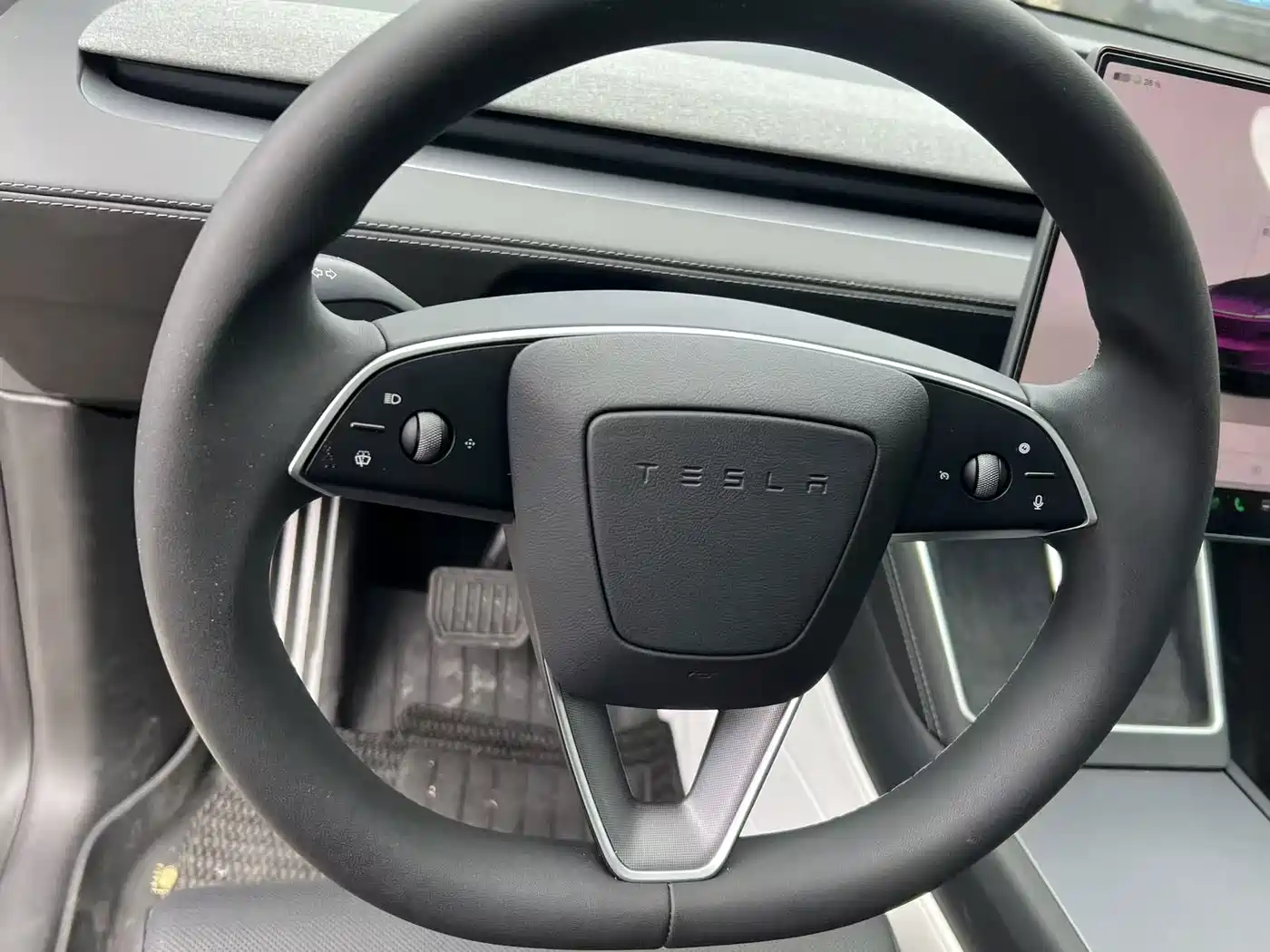 Tesla Model Y L 2026 2025 Facelift Long Range AWD