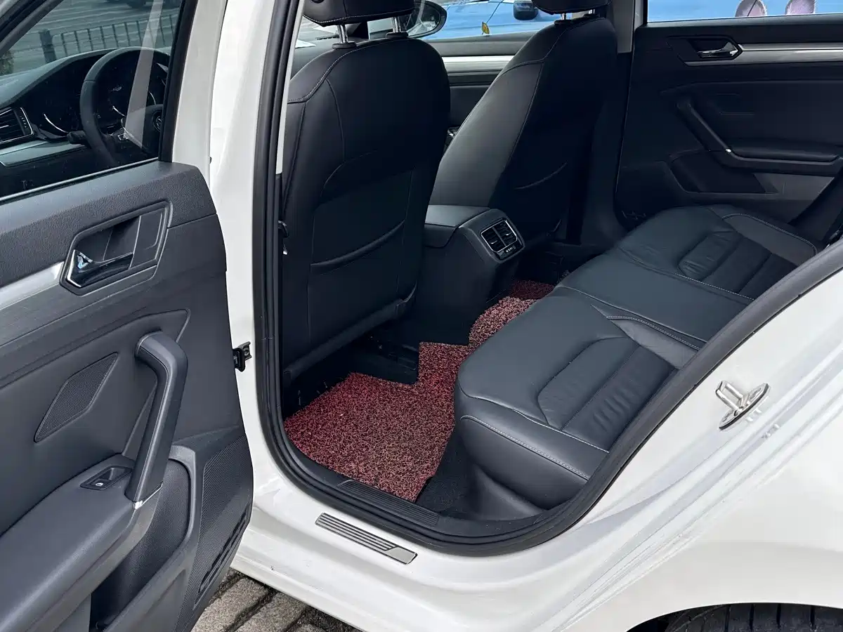 Volkswagen Lamando 2015 2015 330TSI DSG Comfort
