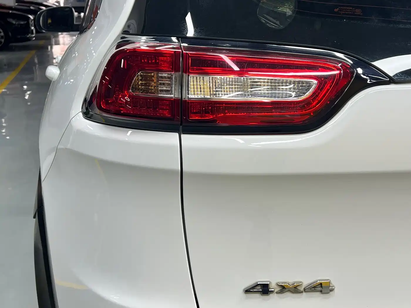 Jeep Cherokee 2016 2016 2.0L Superior Edition