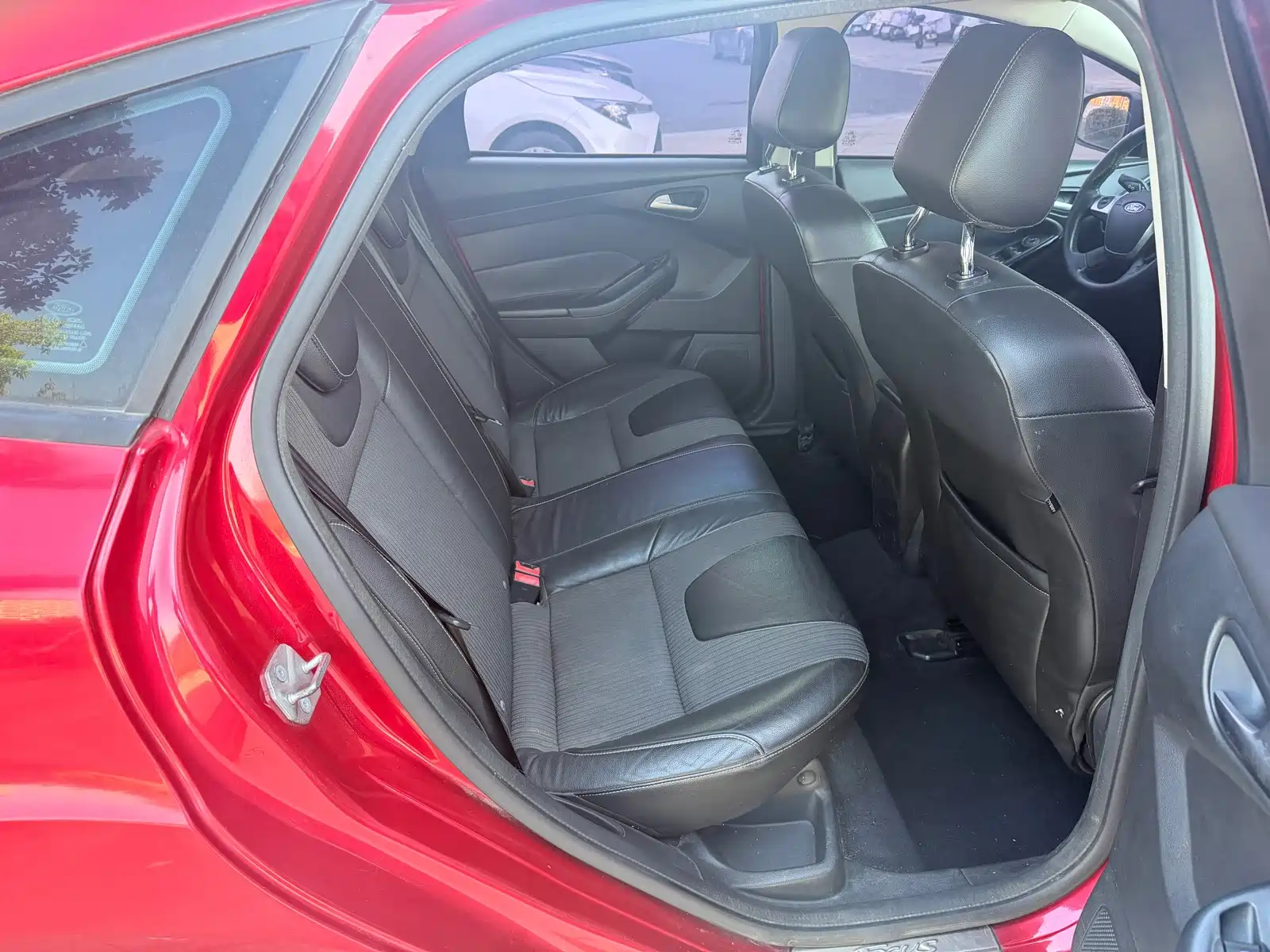 Фото 10 - Ford Focus