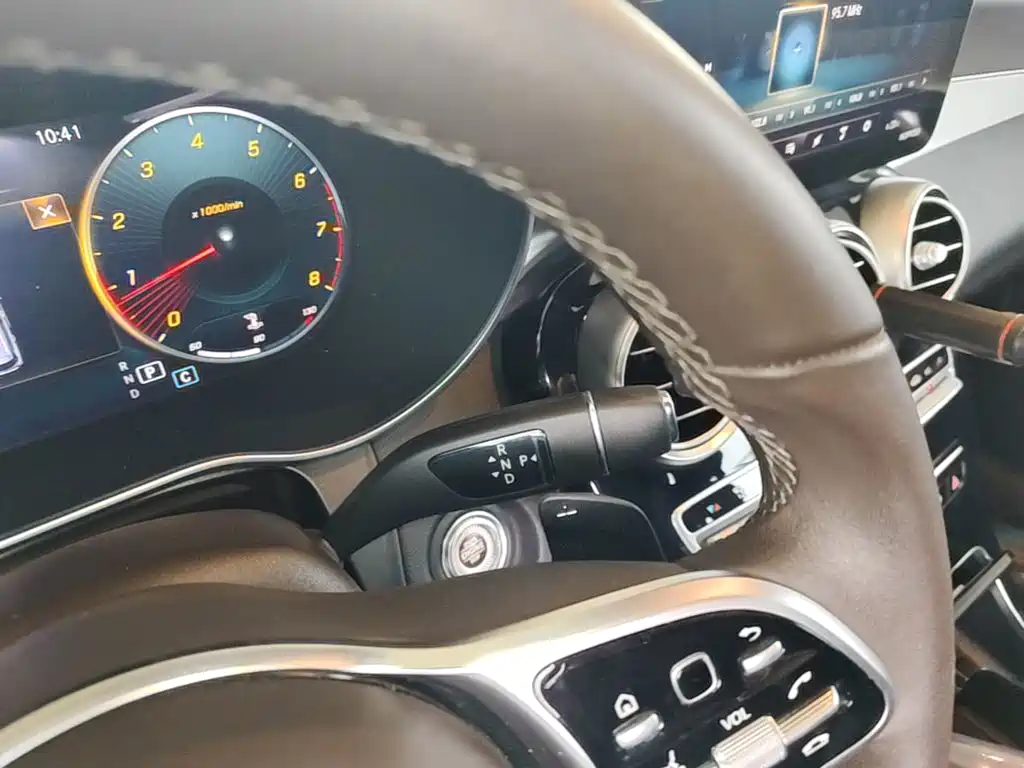 MERCEDES-BENZ GLC
