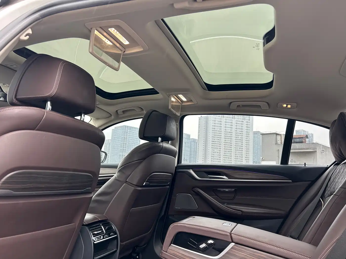 BMW 5 Series New Energy 2019 Facelift 530Le Pioneer Edition фото 12