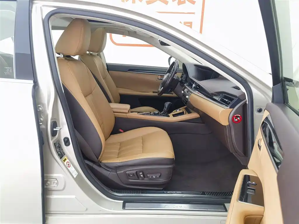 Lexus ES 2015 300h Comfort Edition фото 23