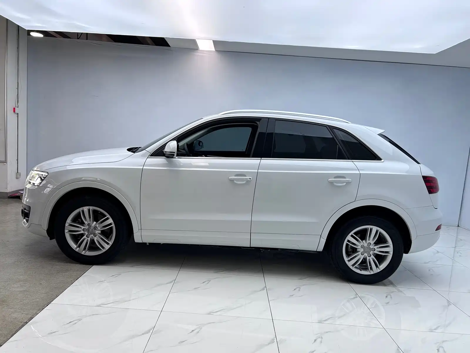Фото 4 - Audi Q3