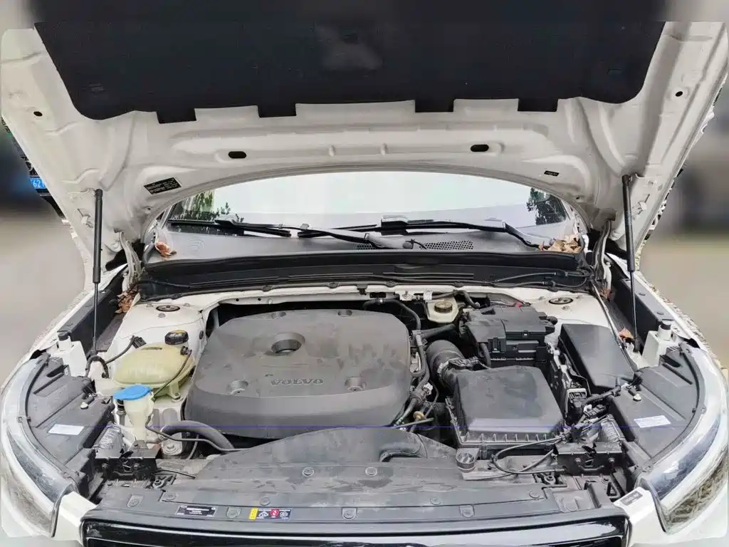 Photo 3 - Volvo XC40